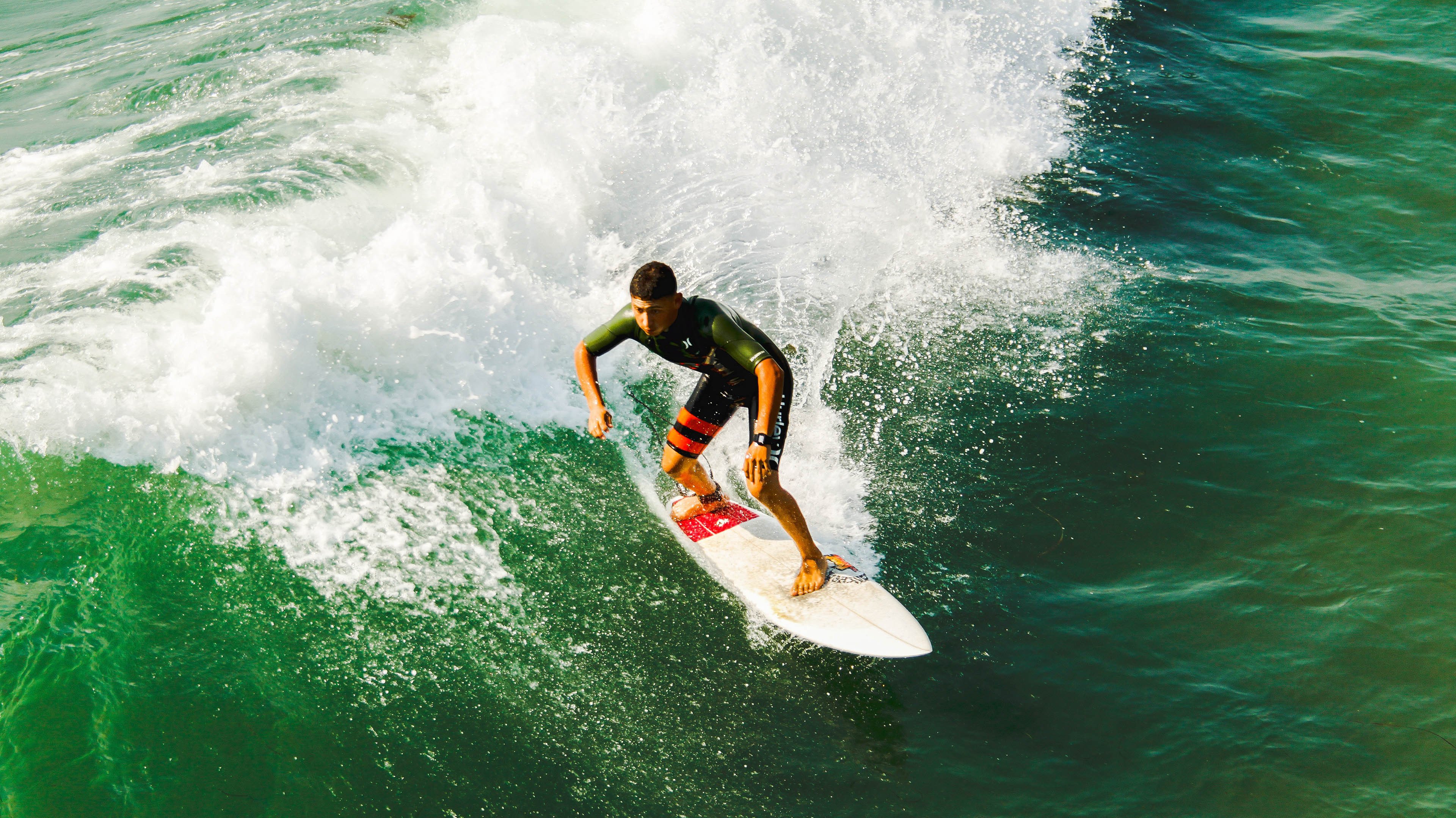 亚运赛场精彩不断，中国代表团奖牌破百，亚运会各国代表团