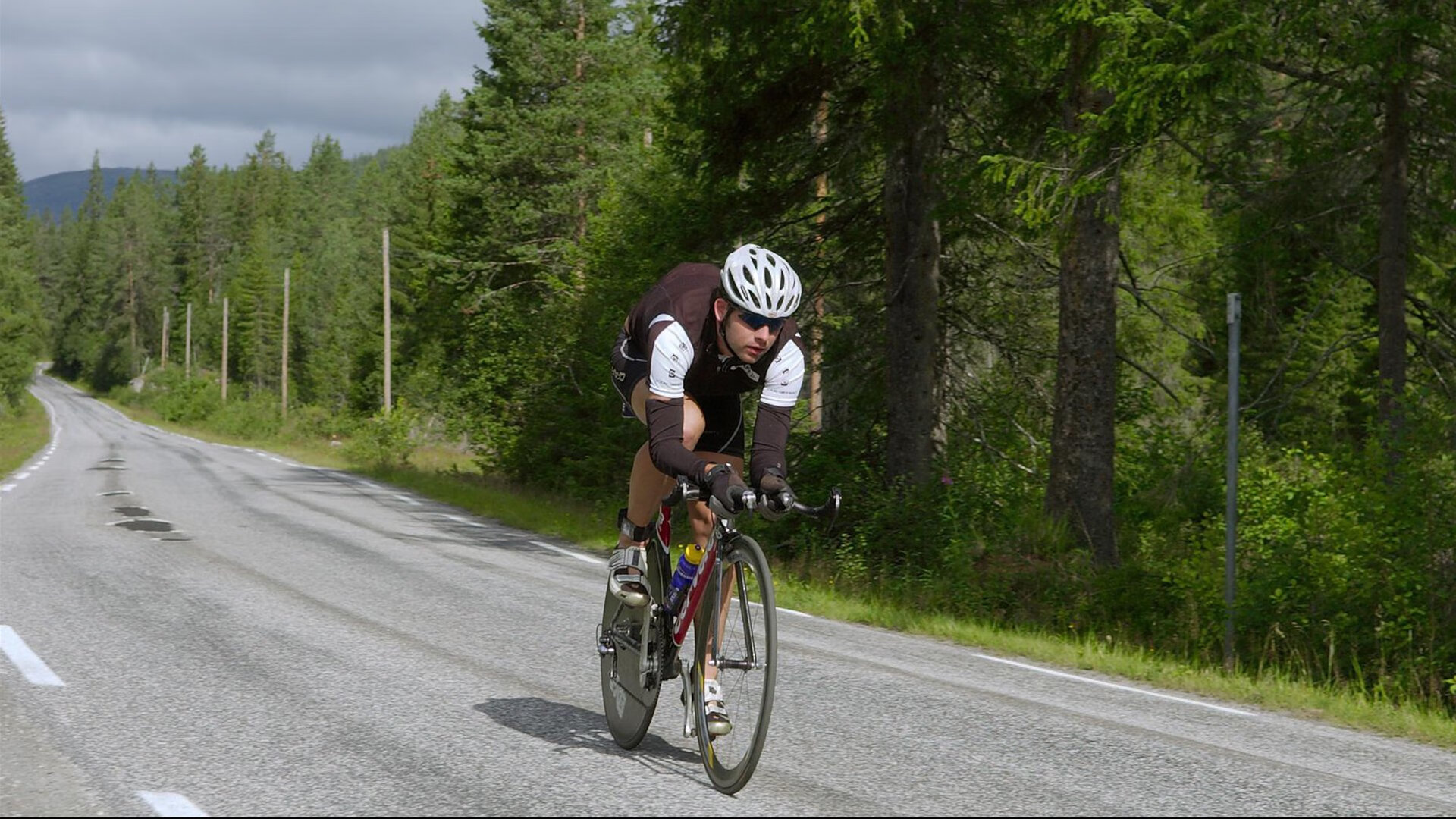 史诗般的比赛：马拉松选手力争第一，21位马拉松选手